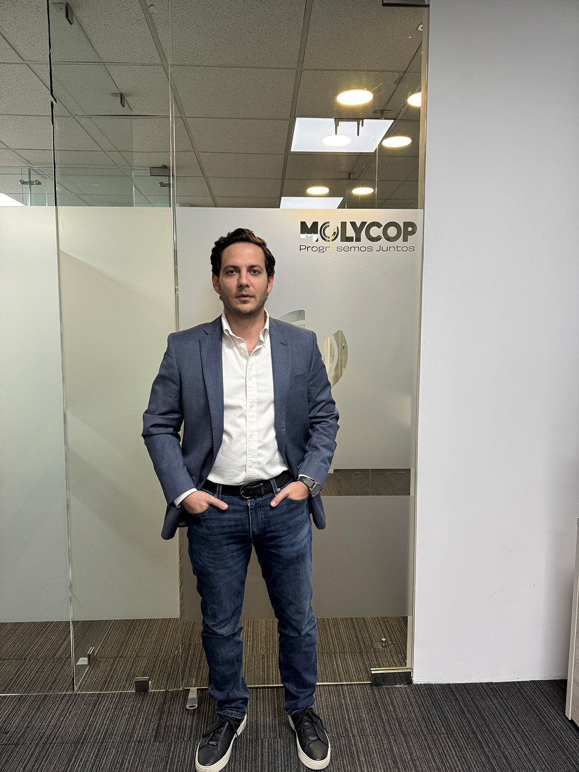 Rodrigo-Macias-(2).jpg Rodrigo-Macias-(2).jpg